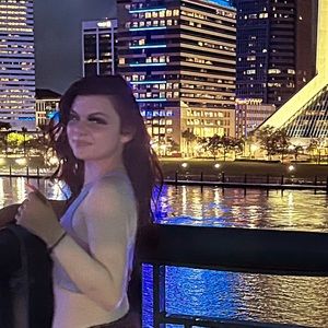 Meet your Posher, Laina